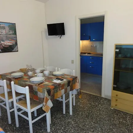 Flat With Terrace Near The Sea شقة بيبيوني