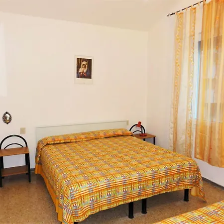 Flat With Terrace Near The Sea * 比比翁