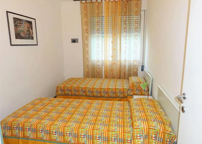 公寓 Flat With Terrace Near The Sea *