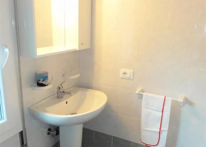 公寓 Flat With Terrace Near The Sea