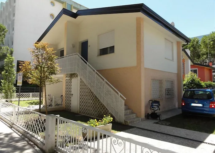 公寓 Flat With Terrace Near The Sea